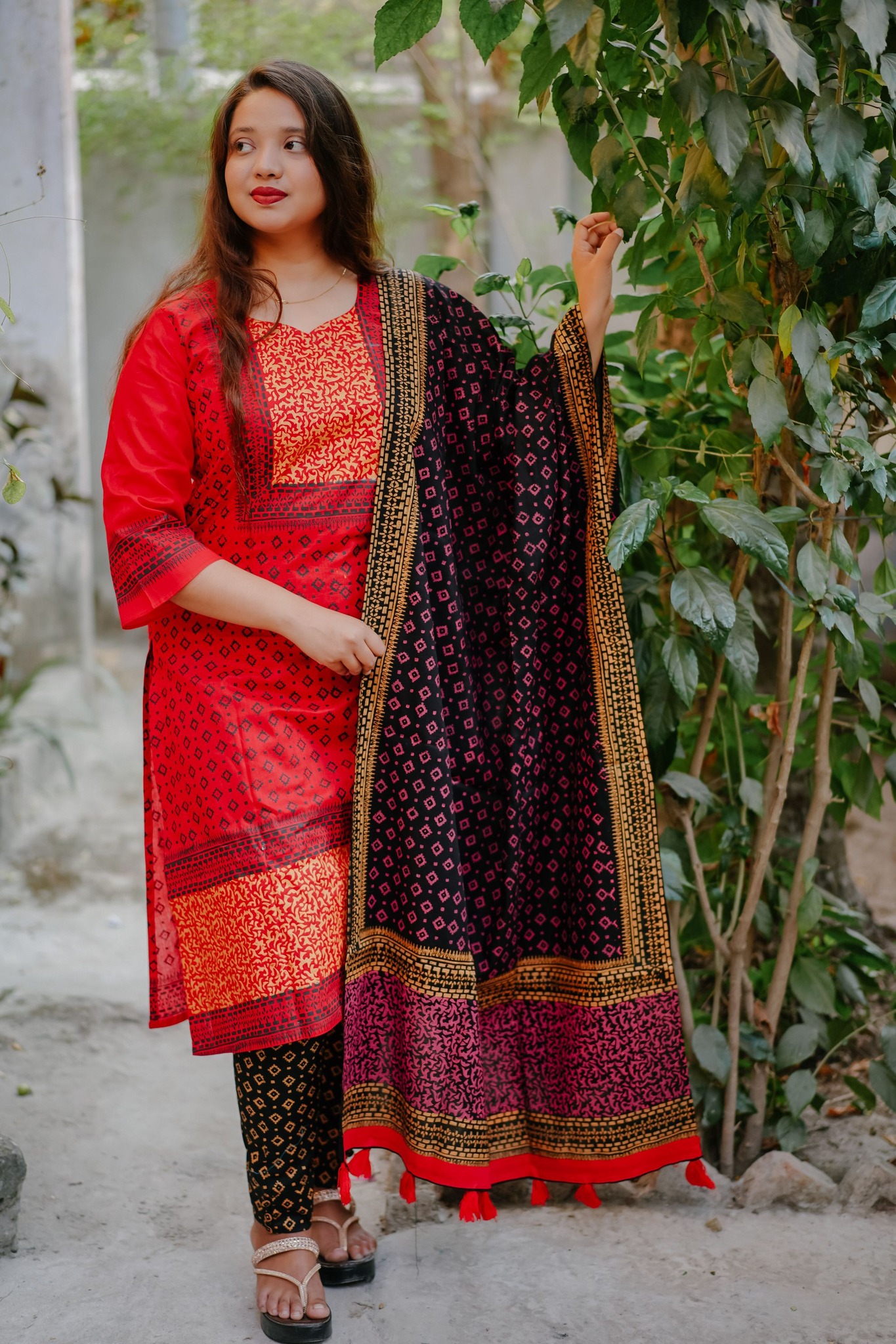 Premium Unstitched Cotton Three Piece-04 Premium Unstitched Cotton Three Piece 04